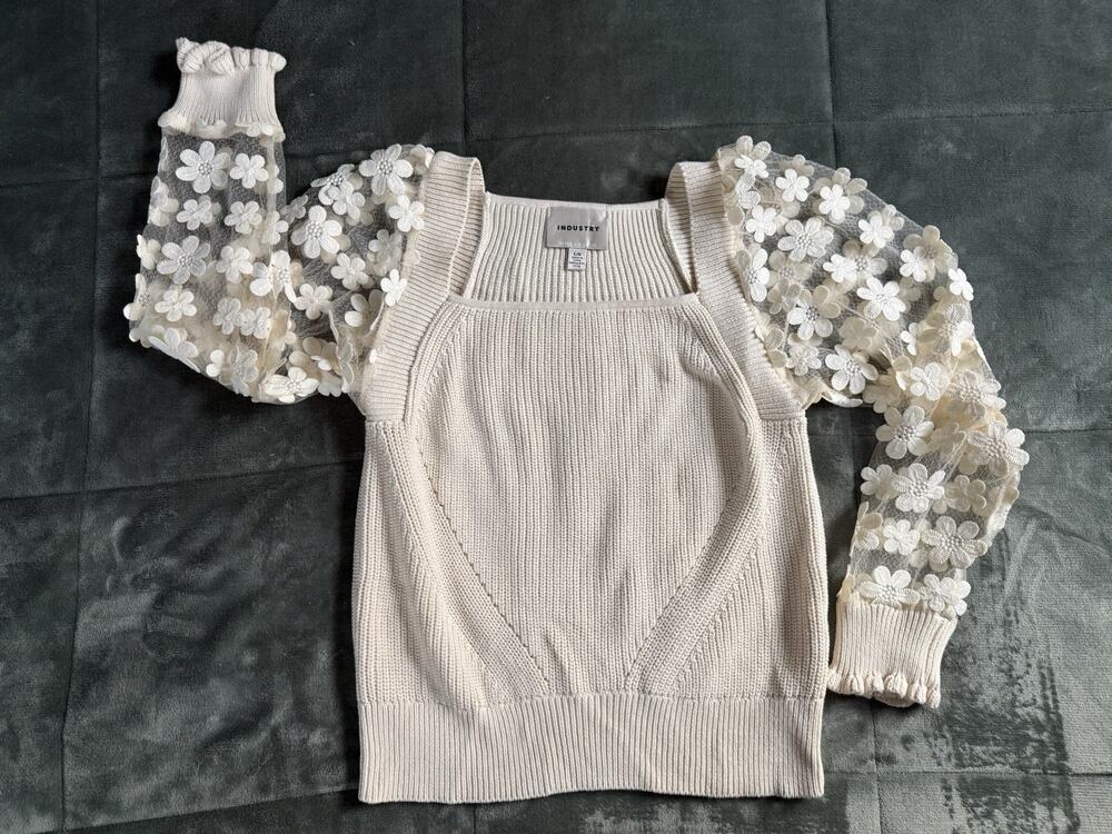 INDUSTRY Republic Clothing White 3D Floral Mesh Sleeve Sweater Large Romantic